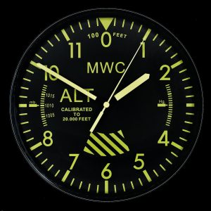MWC Limited Edition Altimeter Wall Clock mit High Visibility Dial,