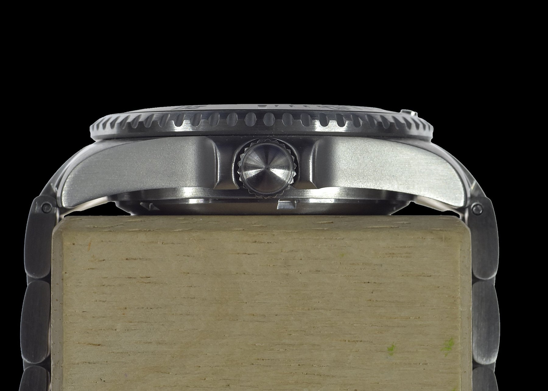 MWC 300m Militär Quartz Divers Uhr mit Tritium GTLS and – Stahlarmband